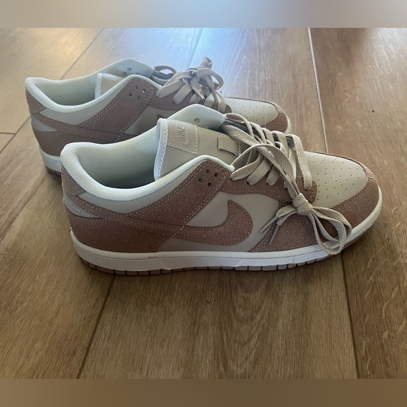 Nike Dunks Tan Suede and Cream Dunks Men’s 8 Women’s 10 NWOT - Picture 3 of 7
